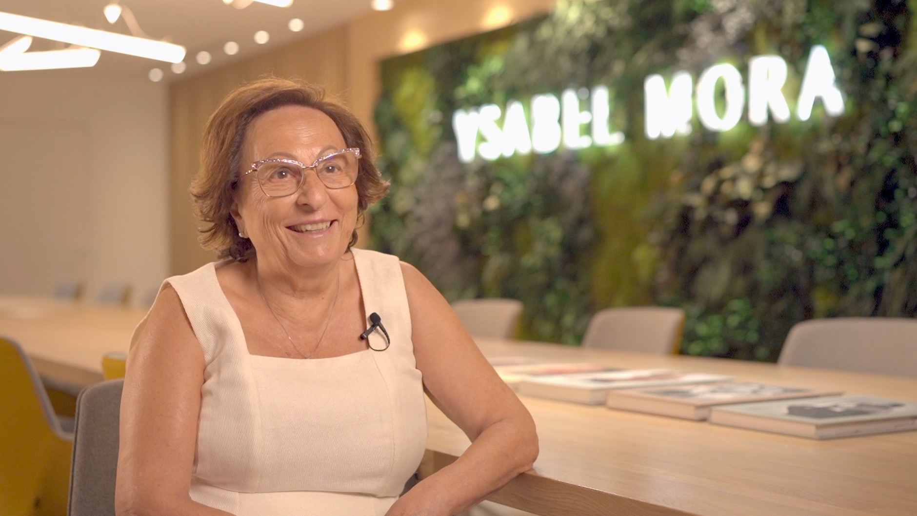 Entrevista a Ysabel Mora, presidenta honorífica de Ysabel Mora
