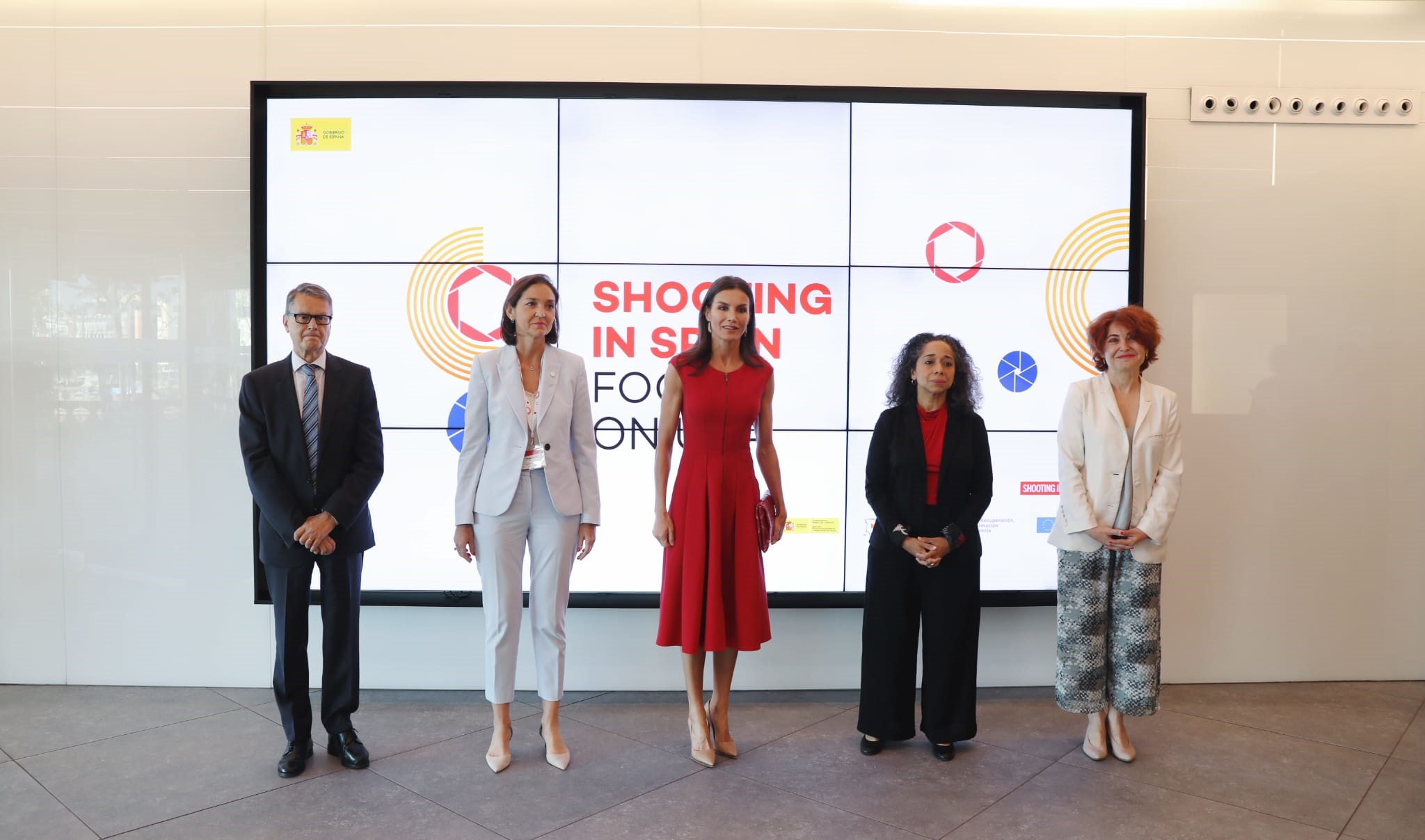 Roberto Sánchez, Reyes Maroto, la reina Letizia, Julissa Reynoso y María Peña