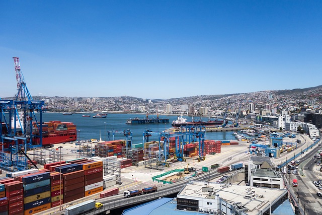 Puerto de contenedores a pleno rendimiento