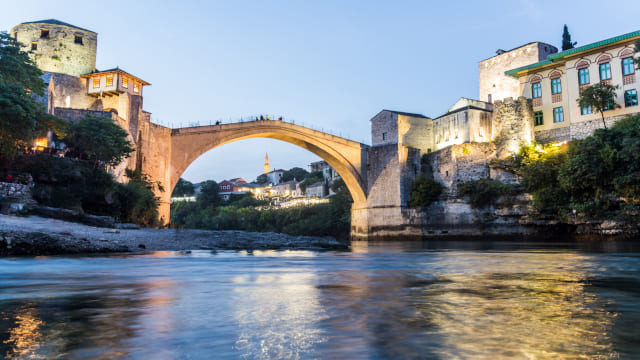 Puente de Mostar en la ciudad de Sarajevo