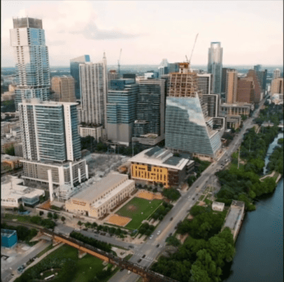 centro ciudad con edificios altos