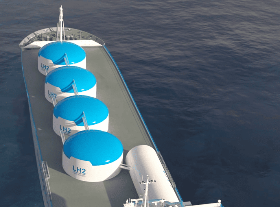 Barco con bidones azules 