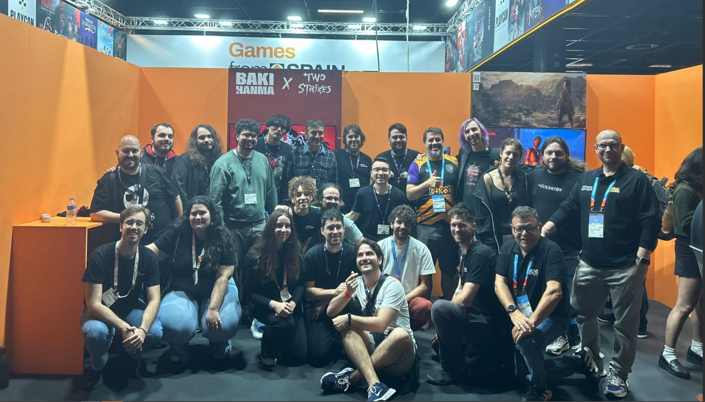 Gamers pueden probar tus proyectos en un puesto de juego como este.