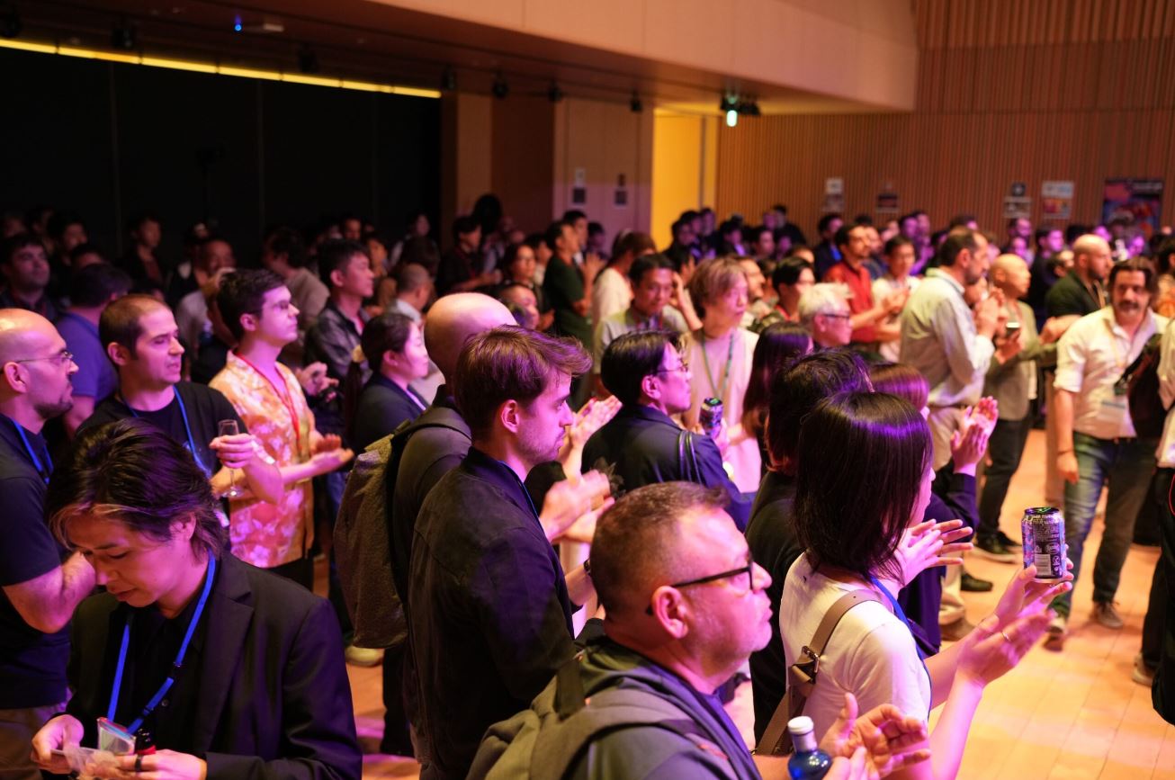 Jugadores y publishers japoneses e internacionales asisten al Pabellón Games from Spain para conocer la oferta de las empresas españolas.