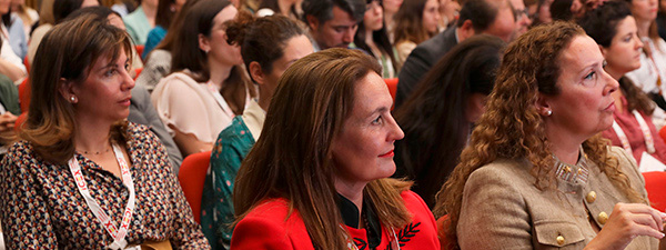 Asistentes a una jornada profesional sobre internacionalización, comercio exterior y oportunidades en mercados internacionales.