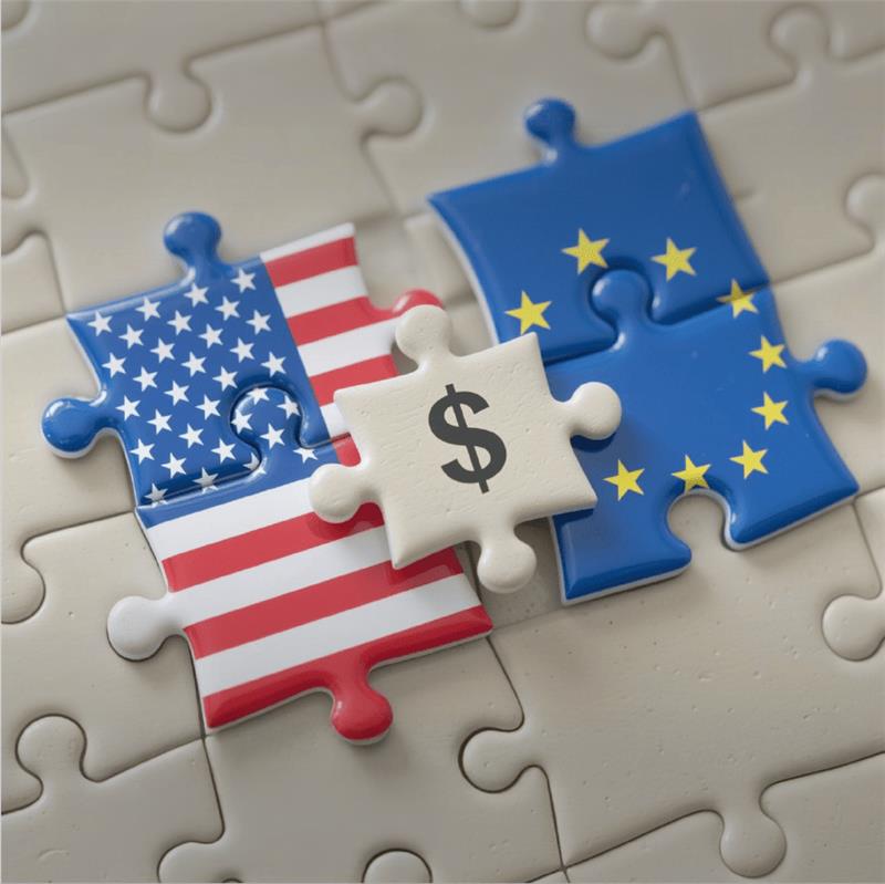 puzzle con las banderas de la Unión Europea y la de Estados Unidos unidas con una pieza blanca de un dólar