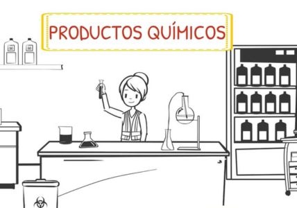 Productos químicos. Una mujer mezcla varios elementos en un tubo de ensayo, dentro de un laboratorio.