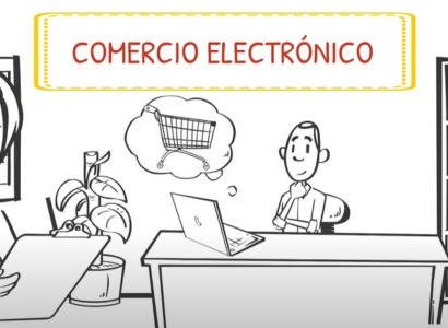 Comercio electrónico. Una mujer realiza anotaciones en una libreta. Detrás de ella sale un hombre sentado en una mesa con un ordenador.
