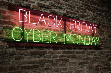 Cartel de neón de Black Friday y Ciber Monday