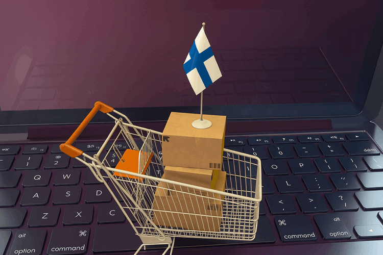 Imagen de un carro de la compra con la bandera de Finlandia
