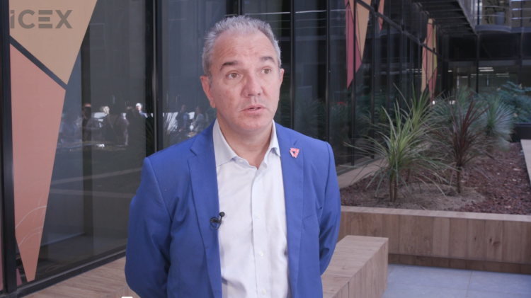 Portada de la entrevista realizada a Marcos Pueyrredon con motivo de la presentación de esCommerce.