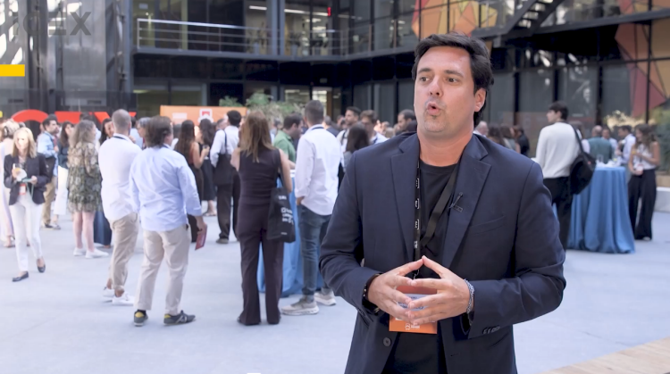 Portada de la entrevista realizada a Mario Vega con motivo de la presentación de esCommerce.