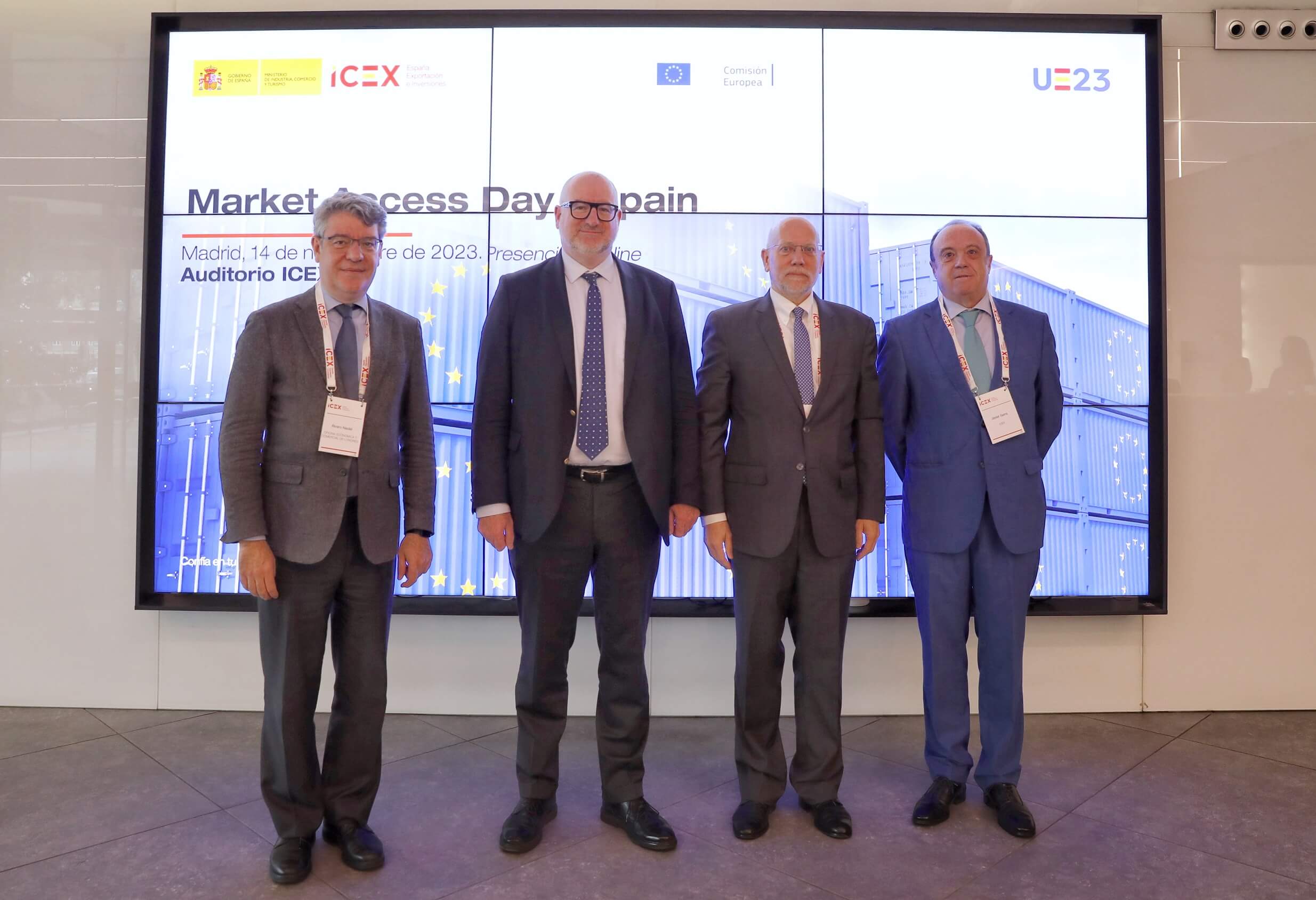 Álvaro Nadal, Denis Redonnet, Juan Francisco Martínez y Javier Serra, director general de Cooperación Institucional y Coordinación de ICEX