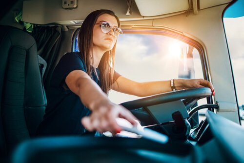 Solo el 2% de los transportistas en España son mujeres, el 3% en Europa