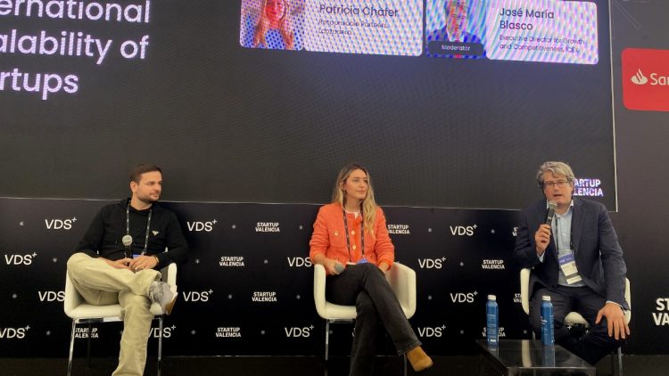 El director ejecutivo de Crecimiento y Competitividad de ICEX, José María Blasco, en el panel de ICEX: “El ecosistema emprendedor: catalizador del escalado internacional de startups”