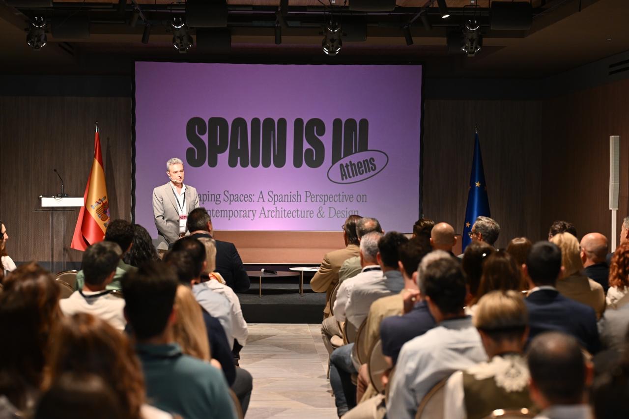 Presentación exposición en Atenas
