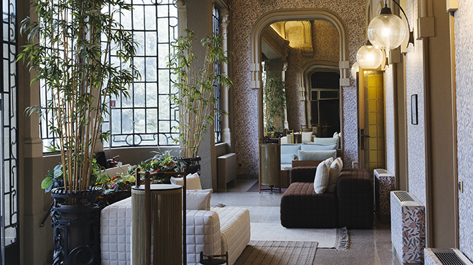 imagen de interior de un palacio