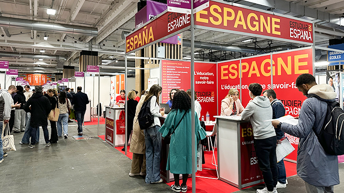 pabellón español en la feria