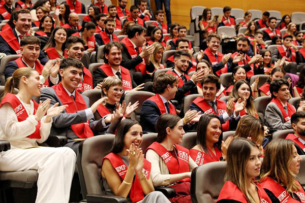 becarios icex en clausura del máster de las becas ICEX