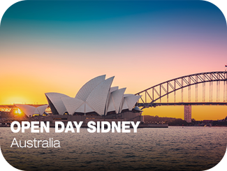 Open Day Sídney. Australia. Un puente con forma de arco y una infraestructura portuaria con edificios de fachada blanca se ven detrás del mar.